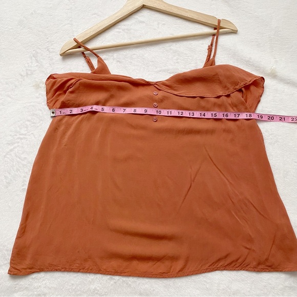 (PRICE FIRM) Flounce RuffleTank Top - Picture 3 of 10